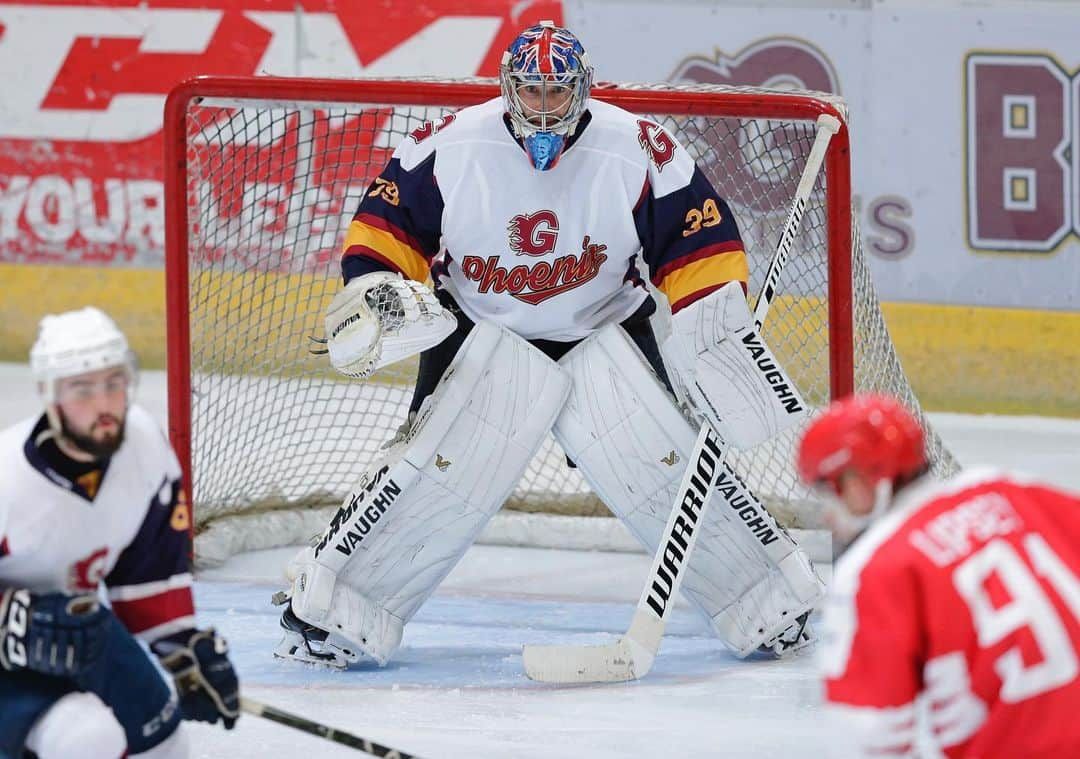 チェルシーFCさんのインスタグラム写真 - (チェルシーFCInstagram)「Never in doubt! 💪 @petrcech is named man of the match on his competitive ice hockey debut, as his penalty shoot-out save helped Guildford Phoenix defeat Swindon Wildcats! 👏 #CFC #Chelsea」10月14日 5時02分 - chelseafc