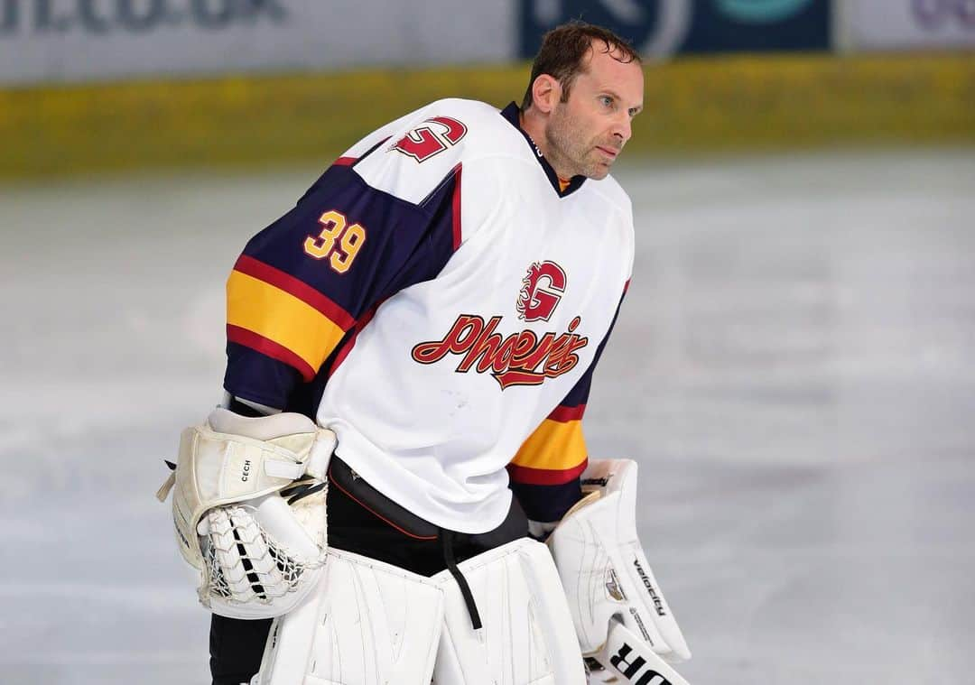 チェルシーFCさんのインスタグラム写真 - (チェルシーFCInstagram)「Never in doubt! 💪 @petrcech is named man of the match on his competitive ice hockey debut, as his penalty shoot-out save helped Guildford Phoenix defeat Swindon Wildcats! 👏 #CFC #Chelsea」10月14日 5時02分 - chelseafc