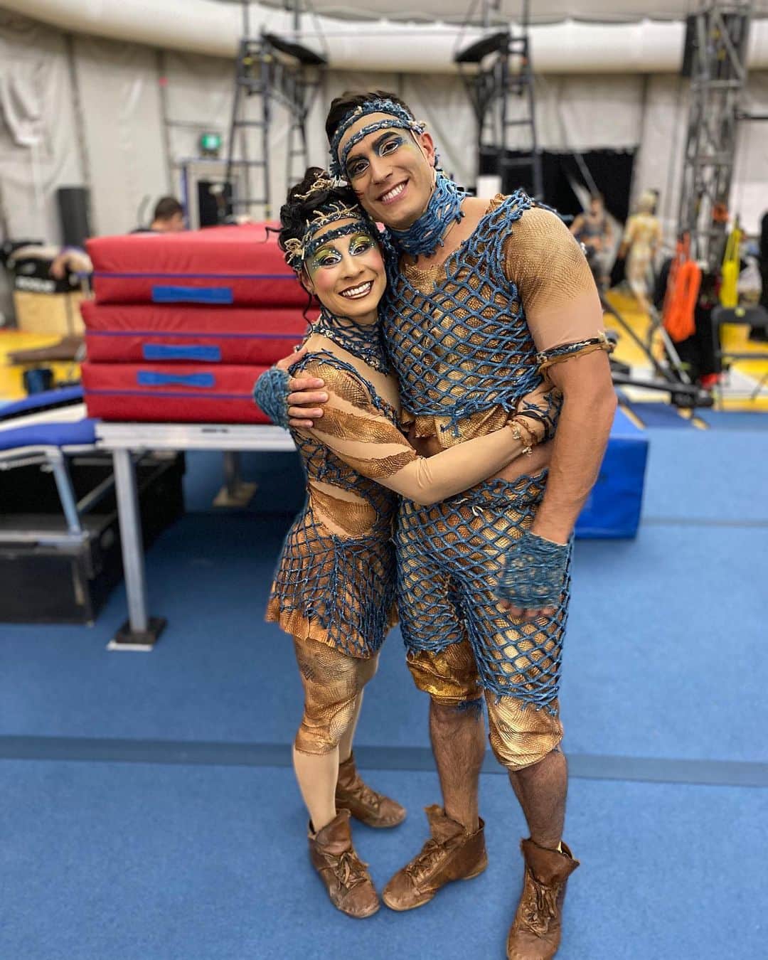 のインスタグラム：「Don’t leave us amazing @asseifert 😢😩! Gonna miss you so much.. Alegria family for life brother from another mother ❤️ This isn’t goodbye! Xox . . #cirquedusoleil #cirquefam #alegria #powertrackteam #sadtimes #seeyousoon #live #love #life #backstagecirque #tourlife #bigtop #bronx #alegriacirquedusoleil」