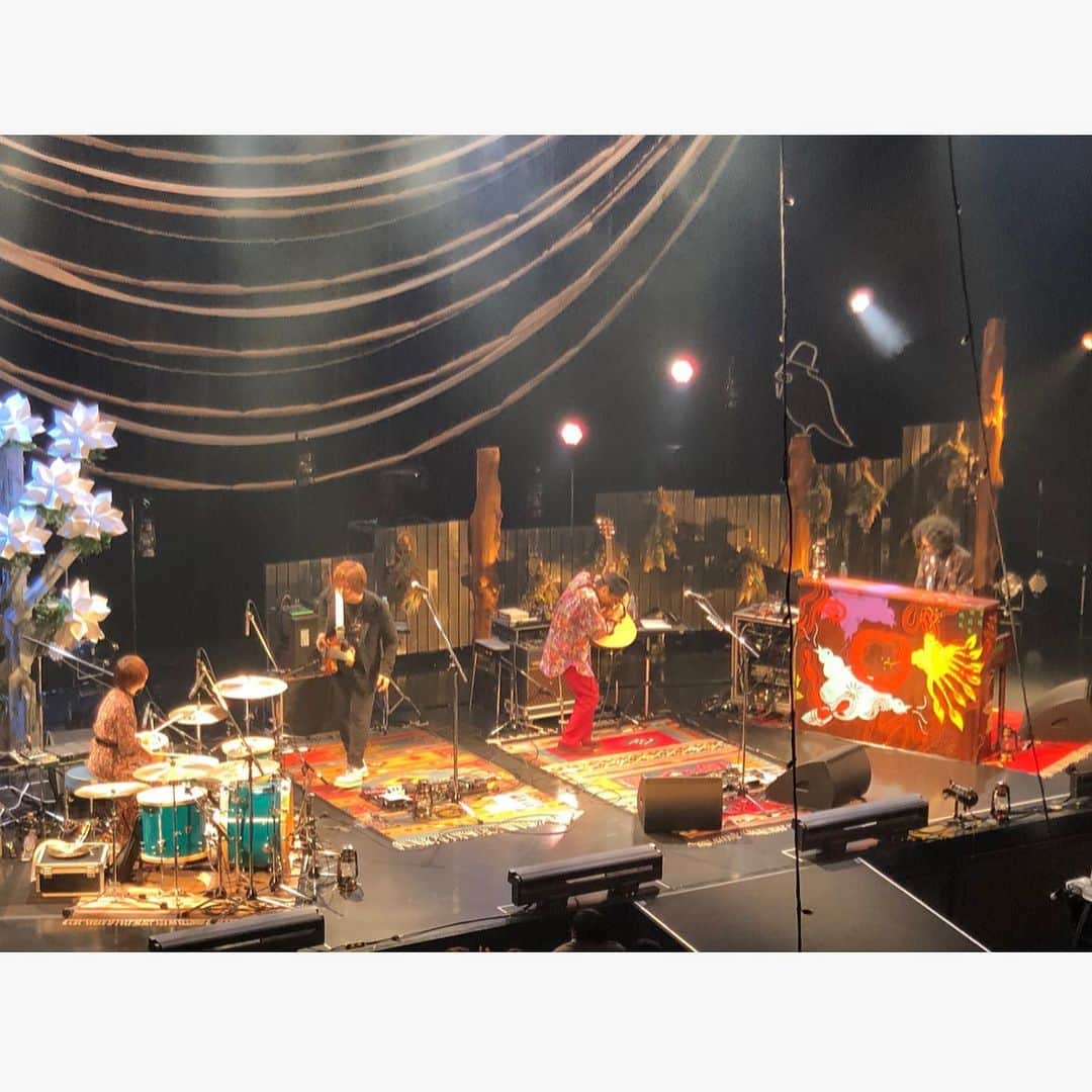 yuiさんのインスタグラム写真 - (yuiInstagram)「ツアー2日目zepp fukuoka！！来るのが大変な方もいたと思いますが、あの空間に皆で過ごせた奇跡に感謝します。帰りなどもくれぐれも気をつけて帰ってくださいね！台風の影響を受けた地域の方も気をつけて怪我などない事を祈ります。 ． ． 地元ライブはやはり最高！！の一言に尽きますね♪楽しい時間をありがとう！また帰るけん、その時はまた会おうね〜！！ ． ． The second day of the tour zepp fukuoka! ! I think there were some people who came hard, but I appreciate the miracle that everyone was able to spend in that space. Please come home with care! People in the area affected by the typhoon are also praying that there will be no injuries. . . Local live is the best! ! Thank you for a fun time! I'm going home again, and I'll see you again! !」10月14日 16時49分 - yui_flower_flower