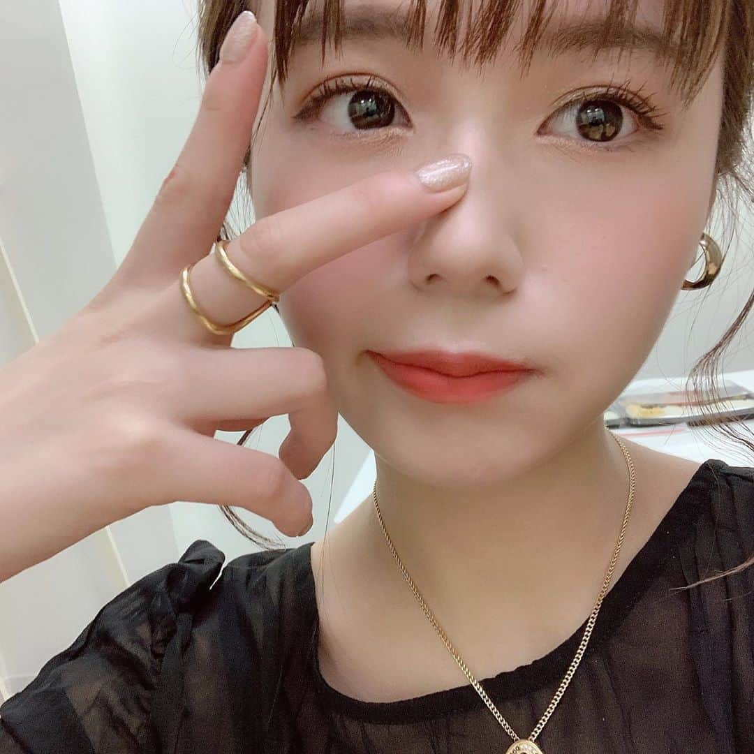 井口綾子さんのインスタグラム写真 - (井口綾子Instagram)「メイクは何年もずっと肌とか口紅とかツヤ感重視だったけど、マットな肌感にマットリップな感じも好きだなあと最近発見しました🤔💞 マット系のコスメまだ全然持ってないからこれから集めたいなあ〜🥺」10月14日 17時01分 - ayako_inokuchi