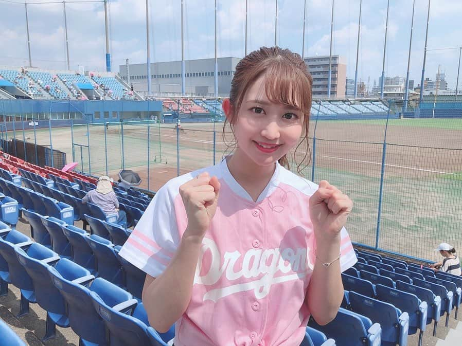 沢井里奈さんのインスタグラム写真 - (沢井里奈Instagram)「♡ . ‪本日19時〜 #ドラ・ナビ 放送です⚾️🌸 ‪ゲストは野口茂樹さん😊💕💕 . ‪はせナビ！では武田選手、藤井選手に‬ ‪インタビュー🎤💕💕‬ . ‪凄技！では2019シーズンの振り返り🌟‬ ‪インタビューした全選手の‬ ‪凄技総まとめ👒🌼💕💕‬ . ‪ぜひご覧下さい💎✨ . #dragons #dranavi #starcat #nagoya #baseball #uniform #ootd #coordinate #fashion #instagood #instagramjapan #japanesegirl #girls #中日ドラゴンズ #ドラゴンズ #中日 #野口茂樹 さん #スターキャット #キャットチャンネル #ドラゴンズ女子 #ユニフォーム #さわー野球 #沢井里奈」10月14日 17時12分 - sawairina