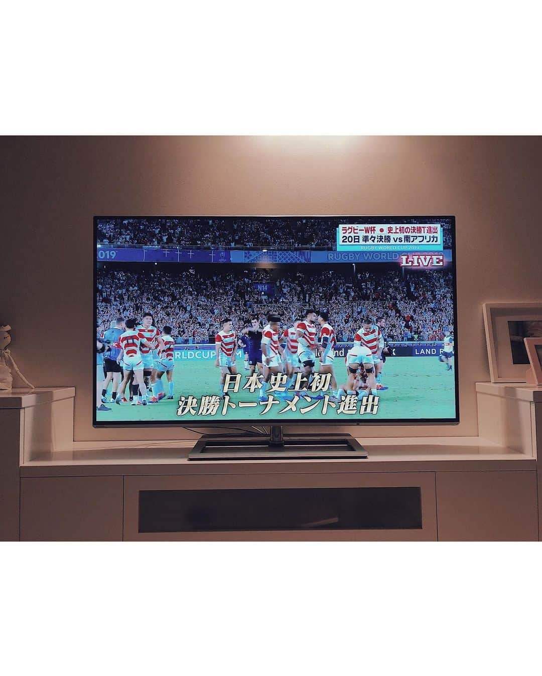 翁安芸さんのインスタグラム写真 - (翁安芸Instagram)「Team JAPAN🇯🇵🏉❤️ カッコ良すぎます！昨日の試合も感動、感動でした。今日は、娘もラグビーのポスターを見つけて「わぁーらぐびー❤️」と喜んでいました😄❣️ #ラグビーワールドカップ2019」10月14日 17時23分 - akinyc