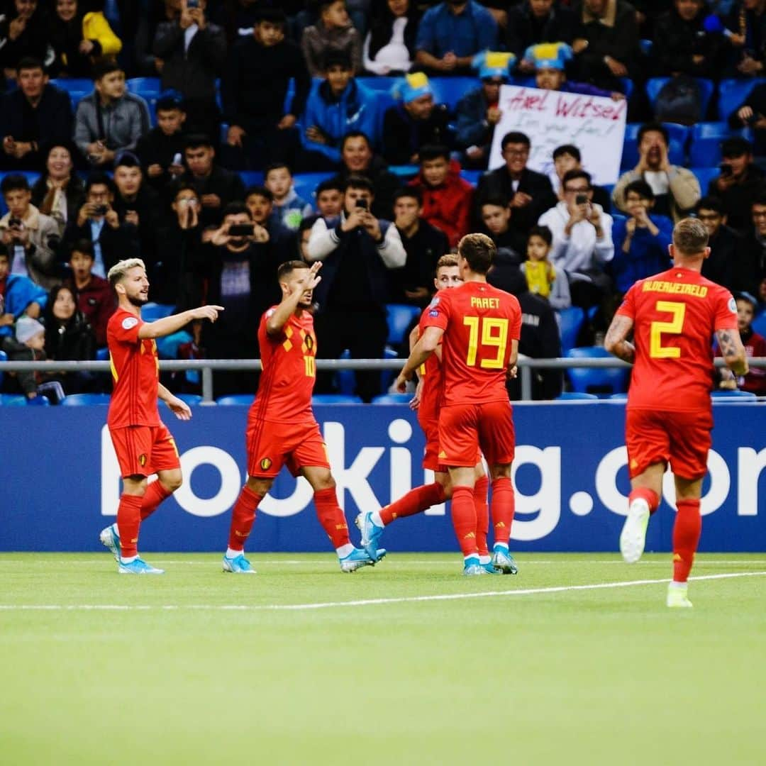 エデン・アザールさんのインスタグラム写真 - (エデン・アザールInstagram)「Thank you for your support 👏🏼🇧🇪 Hope you'll score many goals with my boots 😉⚽ #comeonbelgium  Merci pour votre soutien 👏🏼🇧🇪 J'espère que tu marqueras pleins de buts avec mes crampons 😉⚽」10月14日 17時28分 - hazardeden_10