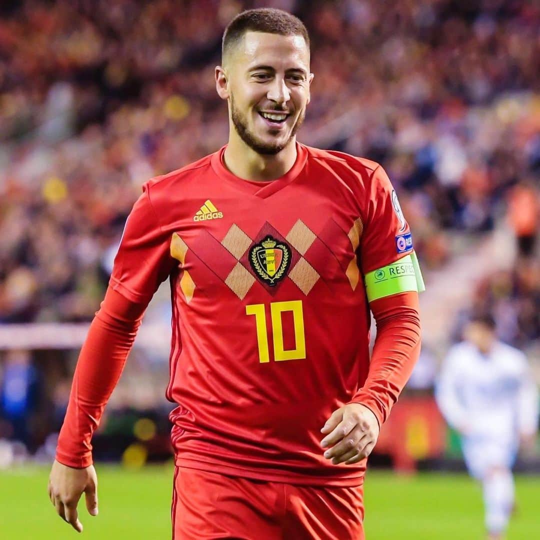 エデン・アザールのインスタグラム：「Thank you for your support 👏🏼🇧🇪 Hope you'll score many goals with my boots 😉⚽ #comeonbelgium  Merci pour votre soutien 👏🏼🇧🇪 J'espère que tu marqueras pleins de buts avec mes crampons 😉⚽」