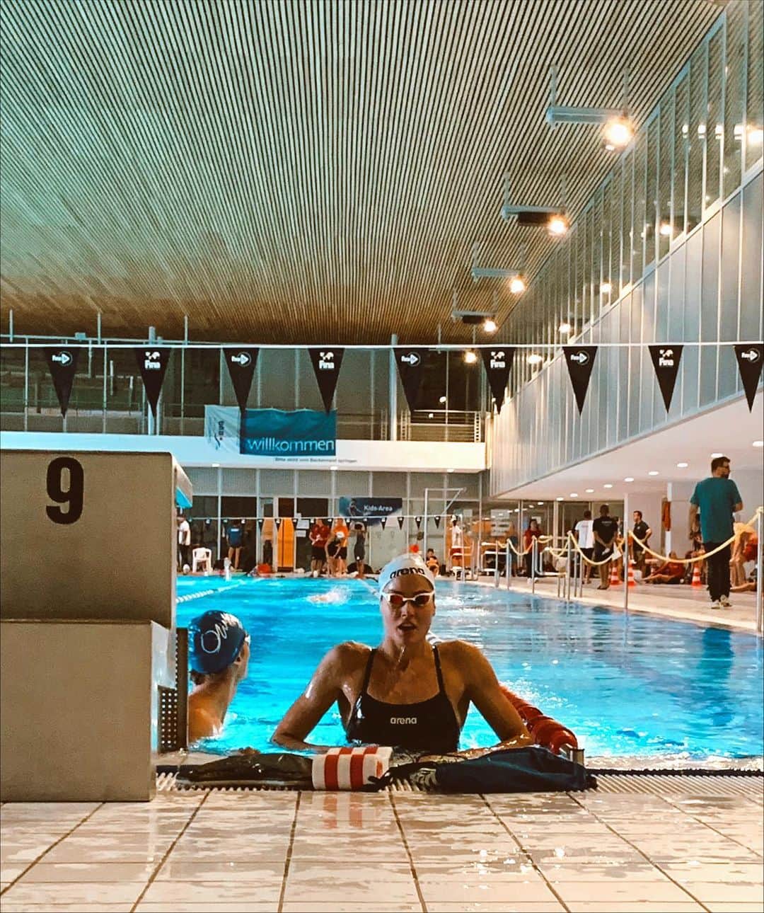 ズザンナ・ヤカボスのインスタグラム：「bye Berlin, i’ve got 5 medals and some sore.. 🤙🏼💁🏻‍♀️ #swc2019 #swimmingworldcup #berlin #secondcluster #arena #fina @fina1908」