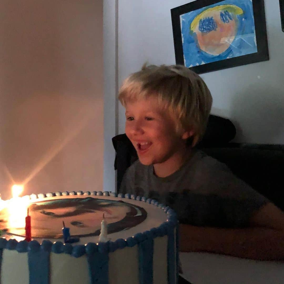 ニコラ・ペルツのインスタグラム：「i love this kid so damn much」