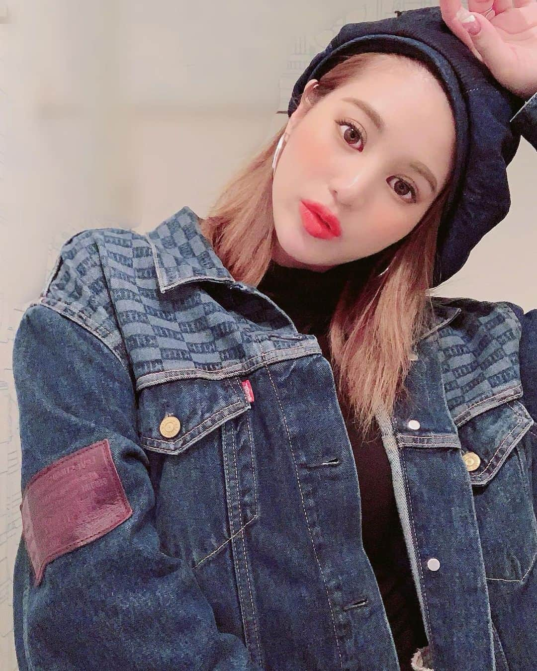 Yuriyaさんのインスタグラム写真 - (YuriyaInstagram)「#Denimlover 💙 久々にタイ出張いてきまーす✈️」10月14日 10時27分 - yuriya_michelle