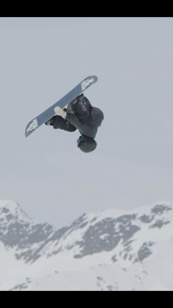 藤森由香のインスタグラム：「#mondaymemories  AUDI NINES 2019  Special thanks to @audinines @burtonjapan @burtonsnowboards @oakleysnowboarding  And @annika.overtomorrow for 🎤🎼❤️ @freerunmag で10/26発売の雑誌の中でAudi ninesの特集書かせて貰ってます。是非買ってみて下さい📖」