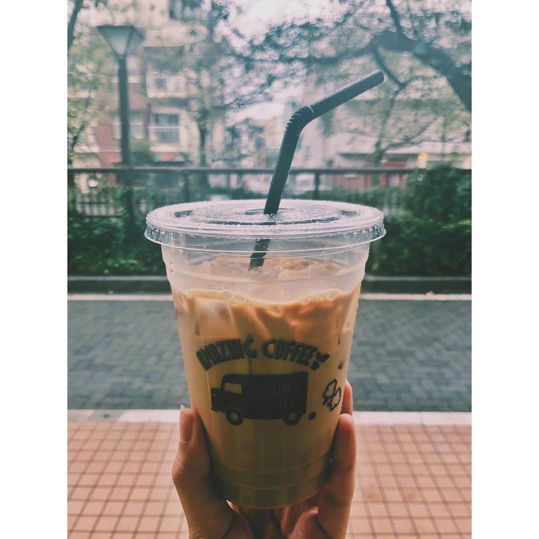 潘めぐみさんのインスタグラム写真 - (潘めぐみInstagram)「Amaizing Coffee . 久しぶりのアメコ。 . 朝からオープンしている有難み。 . #amazingcoffee  #honeylatte #tokyo #中目黒 #目黒川」10月14日 12時47分 - han_meg_han