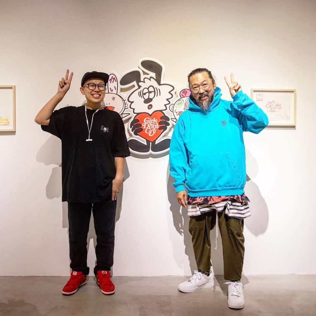 村上隆さんのインスタグラム写真 - (村上隆Instagram)「@verdy ✌️ We have a colabo in @verdyharajukuday  Thank you for give me fresh air! & Congrats! @paulowallo  Special thanks: @_________cherry_______」10月14日 12時57分 - takashipom