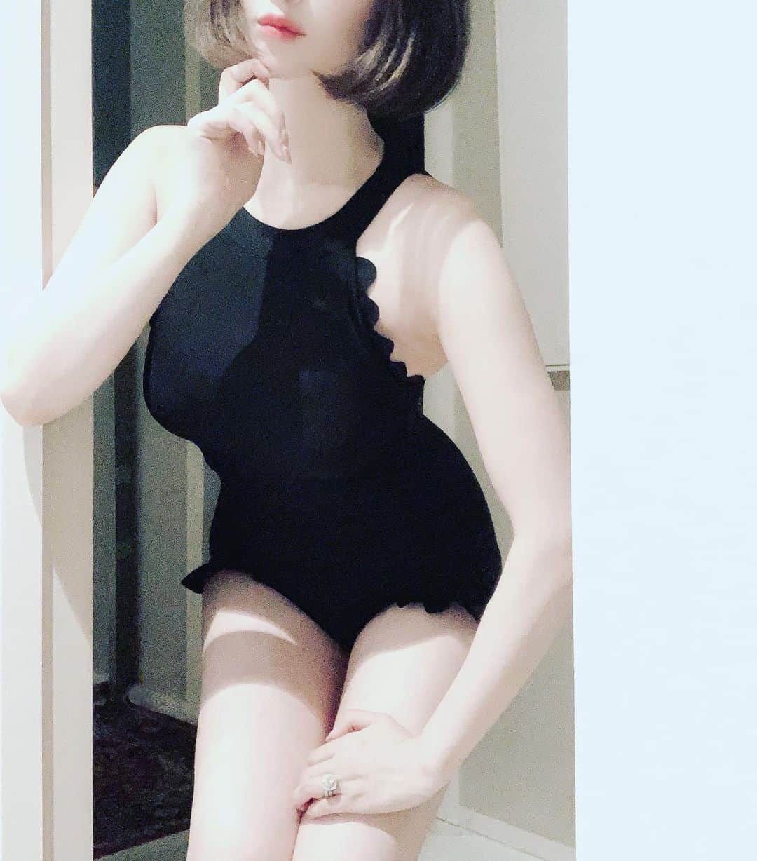 森下悠里さんのインスタグラム写真 - (森下悠里Instagram)「こっちも可愛い💓 - @belle__lingerie - みんなはどっちの水着が好き？🖤 - @belle__lingerie #bikini」10月14日 18時26分 - yuurimorishita