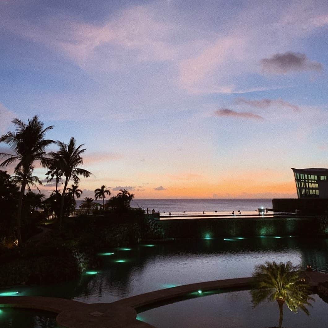 のインスタグラム：「. . gradation 🌘 #guam #seaandsky」
