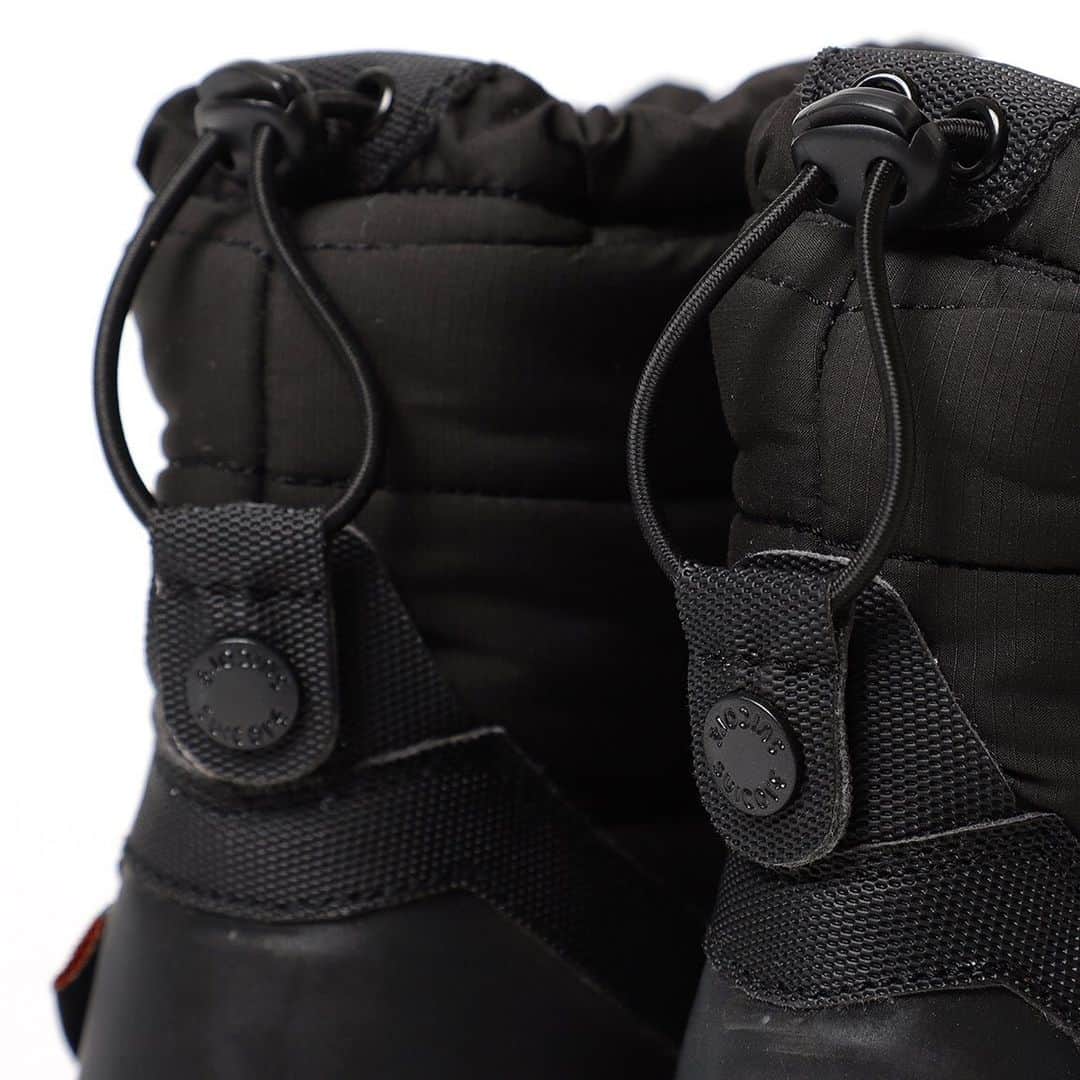 HYPEBEASTさんのインスタグラム写真 - (HYPEBEASTInstagram)「@hypebeastkicks: @suicoke_official has crafted two exclusive snow-resistant shoes for @beams_official. Featuring the “BOWER” boot and “PEPPER” shoes, both models come in laceless black editions, with an adjustable fit made possible by pull tabs at the rear. A sturdy anti-slip rubber sole unit grants the wearer extra tread while the puffy Thinsulate shell keeps feet warm and eVent lining ensures suitable breathability. Look for ‘em to hit BEAMS’ webstore in November.⁠⠀ Photo: BEAMS」10月14日 13時31分 - hypebeast