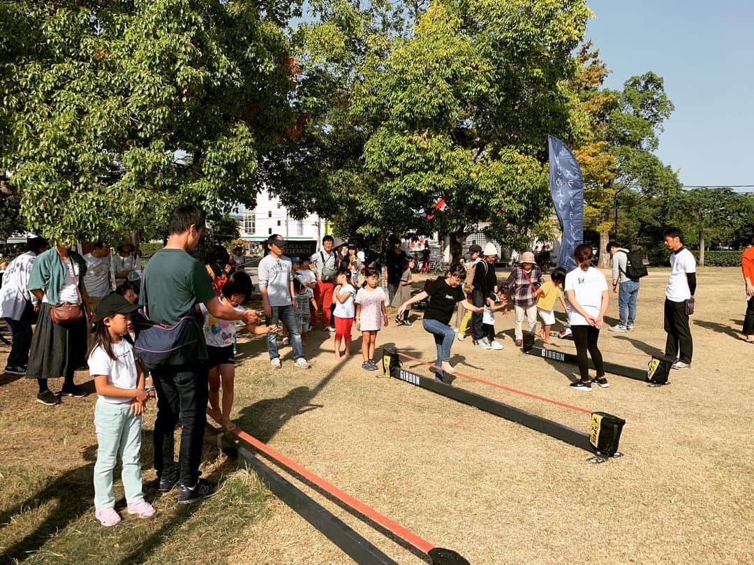 大杉徹のインスタグラム：「福山体育の日まつり🤸‍♂️ #slacklineresearch #福山 ＃スラックライン」