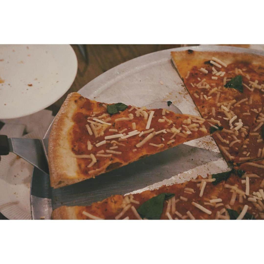 eriさんのインスタグラム写真 - (eriInstagram)「美しき！  #veganpizza #PizzaSlicemeetsDEPT」10月14日 14時14分 - e_r_i_e_r_i