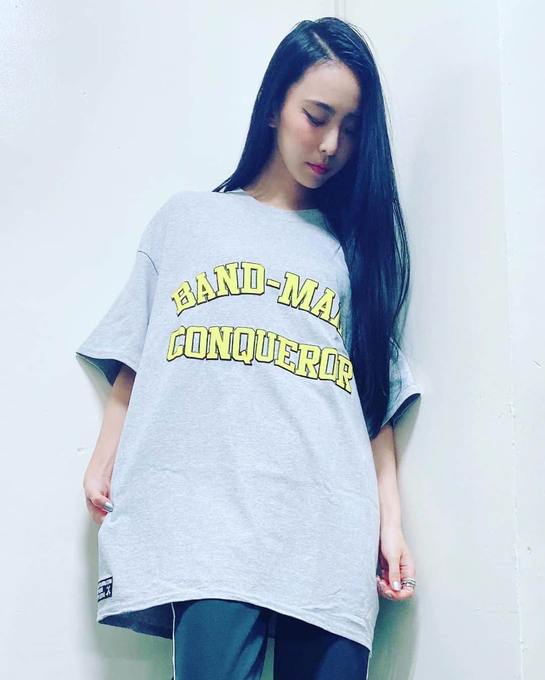 BAND-MAIDさんのインスタグラム写真 - (BAND-MAIDInstagram)「#bandmaid #worlddomination #wdbm #newmerch #激動」10月14日 14時17分 - bandmaid.jp