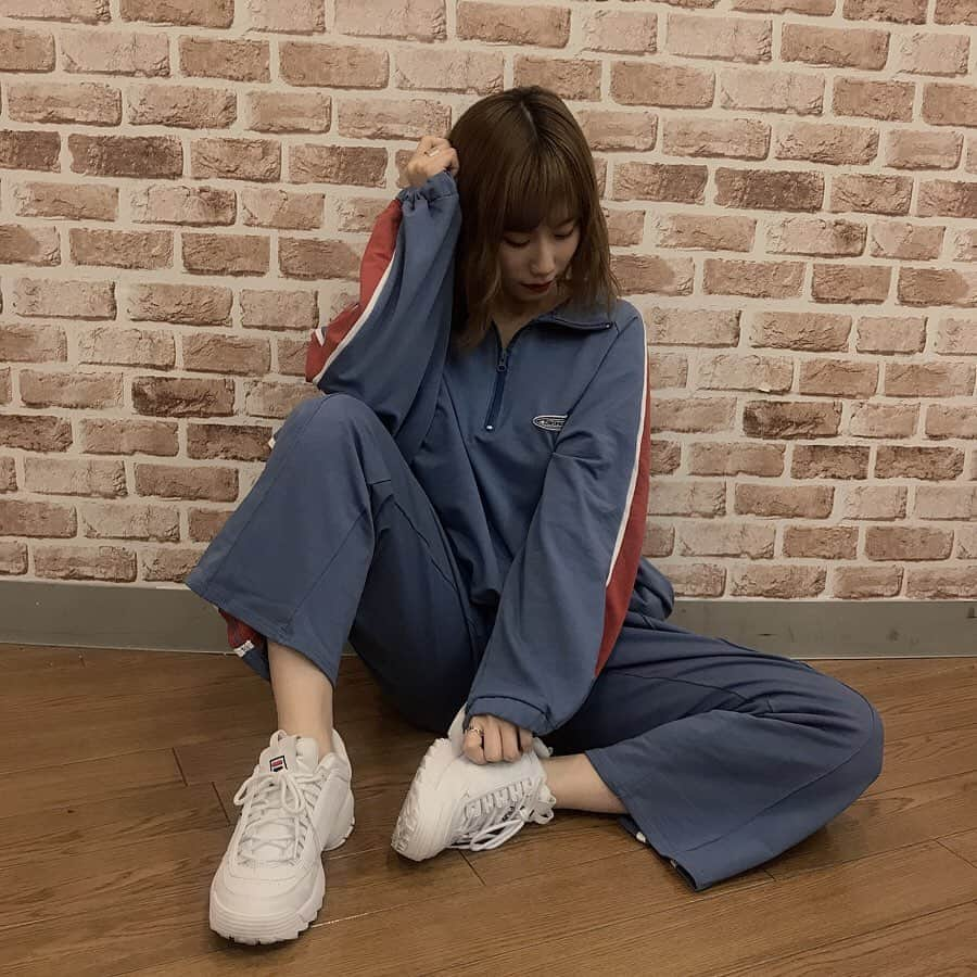 石田優美さんのインスタグラム写真 - (石田優美Instagram)「﻿ ﻿ 私のレッスン着ー第5弾﻿ー ﻿ ﻿ 今回は #adidas じゃないんだー﻿ ﻿ このセットアップめっちゃ可愛いし着やすい☺️﻿ もう1種類の色もあってどっちも可愛くて迷った🤦‍♀️💗﻿ ﻿ ﻿ ﻿ #レッスン着﻿ #j023」10月14日 14時48分 - yu_mi_1012