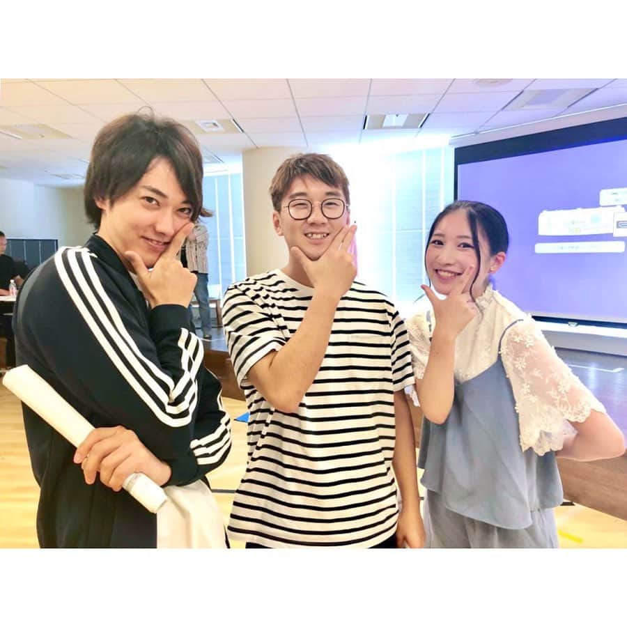 のインスタグラム：「. みなさん、台風は大丈夫でしたでしょうか？💦 私のところは大きな被害もなく、無事でした🙇‍♀️ . ライフラインが止まる事もなく、沢山の人の尽力、働き、支え合いで生きているんだなと感じた一日でした。被害に遭われた全ての方々が、一日でも早く元の生活に戻れますよう、願っています。 . 残念ながら今回の台風で「U-FES. TOUR 2019 Kids 大阪」の公演が中止となってしまいましたが、東京・大阪と、このイベントを通じて普段なかなかお会いできない沢山のクリエイターさんとご一緒できるとっても素敵な経験をさせていただきました🌱 オフショット解禁しますっ✨ . 大阪の皆さん…！！また会いにいけるよう頑張りますので、また、その日まで！！！😭🙏✨ . #台風19号 #台風 #ufes #ufestour2019 #おるたなchannel #ないとー さん #ボンボンTV #はねまりチャンネル #みのりん #みにきゅーとくら部 #のってん #えっちゃんねる #いちなる」