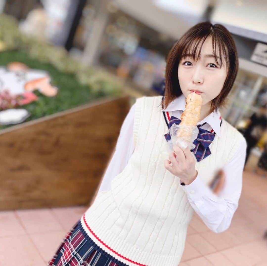 のインスタグラム：「制服コスプレたこマヨ棒おばさん これからロケです。 @funfunjapan2019 #funfunjapan #bnk48 #ske48  #現役アイドル #アラサー #もうすぐ28歳」