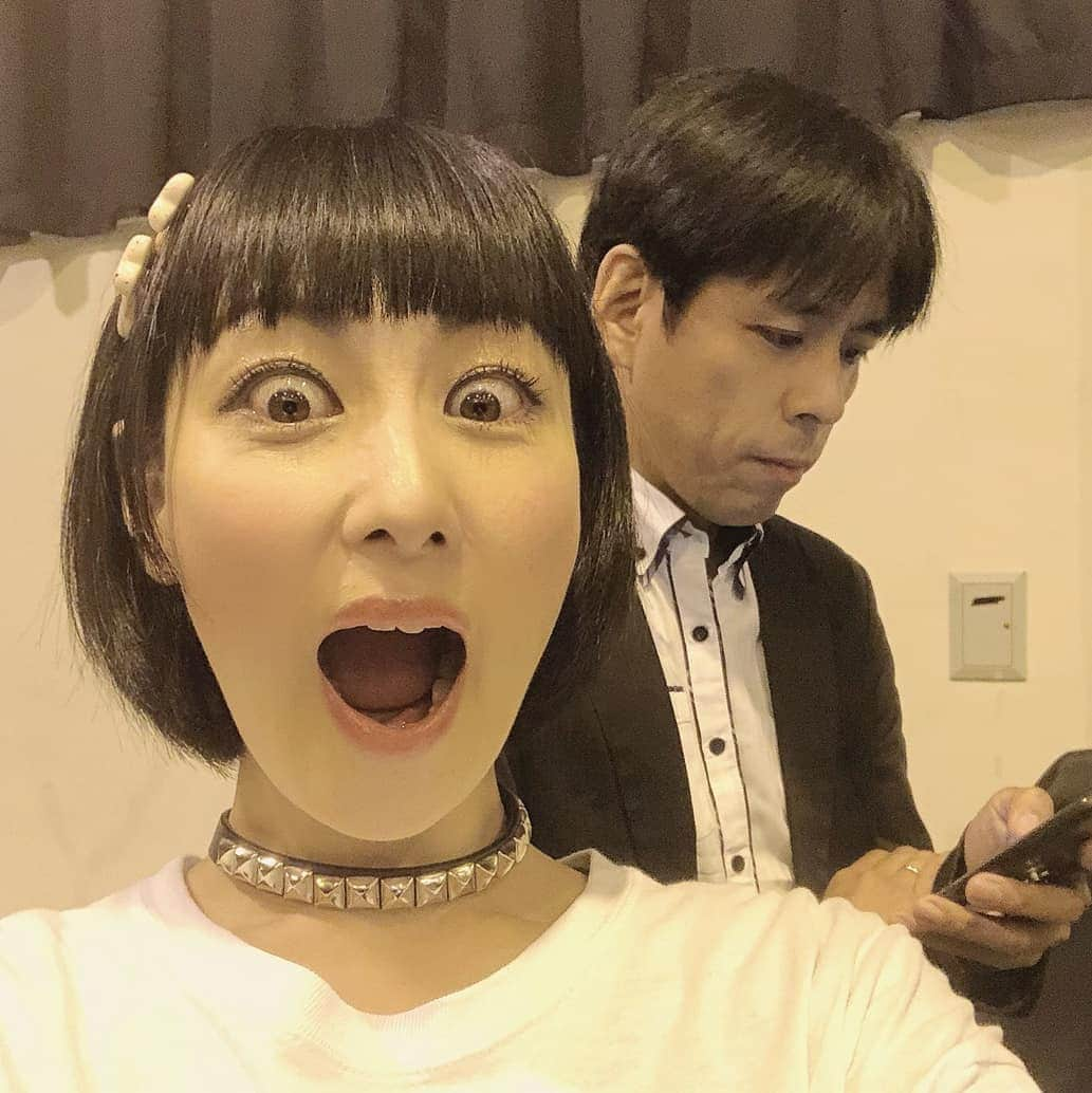 藤井ペイジさんのインスタグラム写真 - (藤井ペイジInstagram)「山形大学工学部・米沢女子短期大学・米沢栄養大学の合同学園祭に呼んでいただきました。山形新幹線の復旧が今日午後からだったのですが、福島から車移動パターンで間に合いました。お客さんも実行委員の皆さんもありがとう！ 写真 #鳥居みゆき #牛肉ど真ん中弁当 #米沢駅 #駅そば #天玉そば #山形新幹線 #つばさ」10月14日 16時07分 - fujii_page