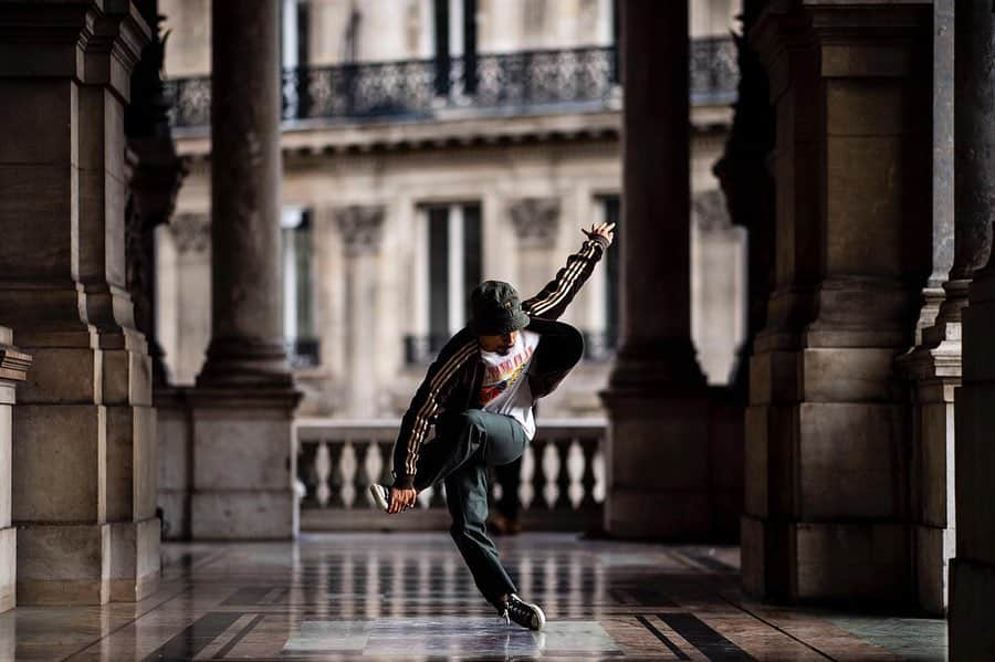 ショーン・エバリストさんのインスタグラム写真 - (ショーン・エバリストInstagram)「Another @littleshao x @shaunevaristo 🎭 During #RedbullDanceYourStyle in Paris <<< swipe . . Honestly super hyped about my Wu-Tang shirt tho🐝 Celebrated that #36 birthday week in Paris👌🏽 . #Paris #PalaisGarnier #Opera #LittleShao #ShaunEvaristo #MovementLifestyle #mL #RedbullDance #BringDaRuckus #36」10月14日 16時30分 - shaunevaristo