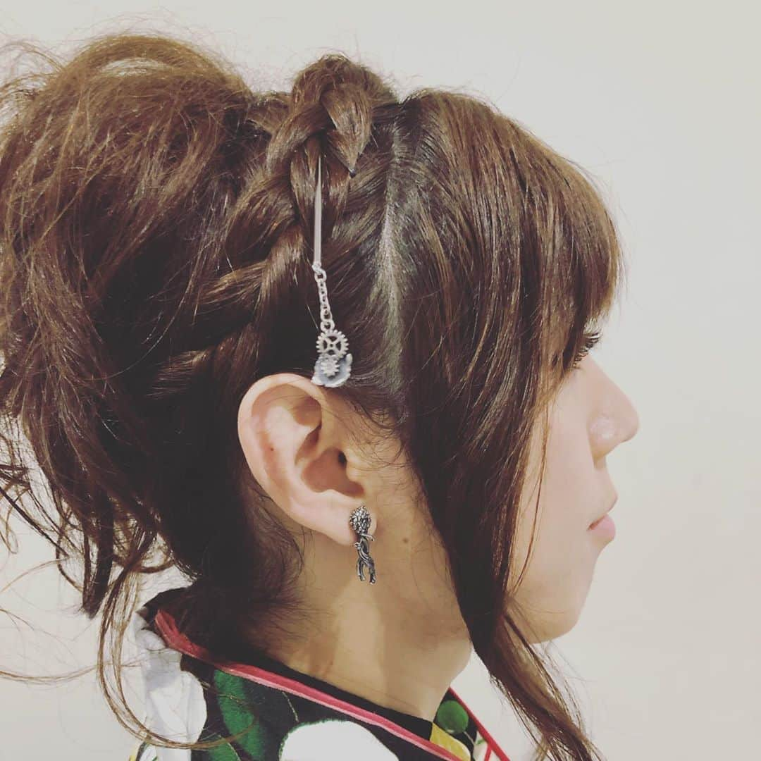 亜沙さんのインスタグラム写真 - (亜沙Instagram)「亜沙アコースティックライブ悠久哀歌Vol.3大阪ありがとうございました。 大阪の温もりを感じました。ラストは東京公演！本当に毎回暖かく迎えてくれてありがとうございます。そしてAutomata Crownから簪も作ったので、チェックしてみてね。 #亜沙 #悠久哀歌 #アコースティックライブ #大阪 #イエスシアター #AutomataCrown」10月14日 18時55分 - asa.bassist