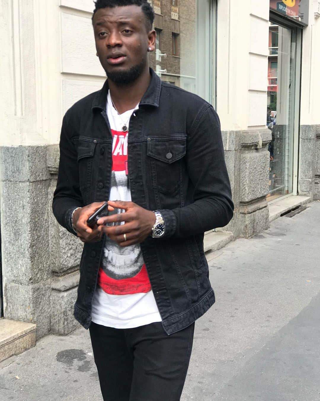 アサン・デモヤ・ニュクリのインスタグラム：「Merci mon dieu pour tout🙏🏾」