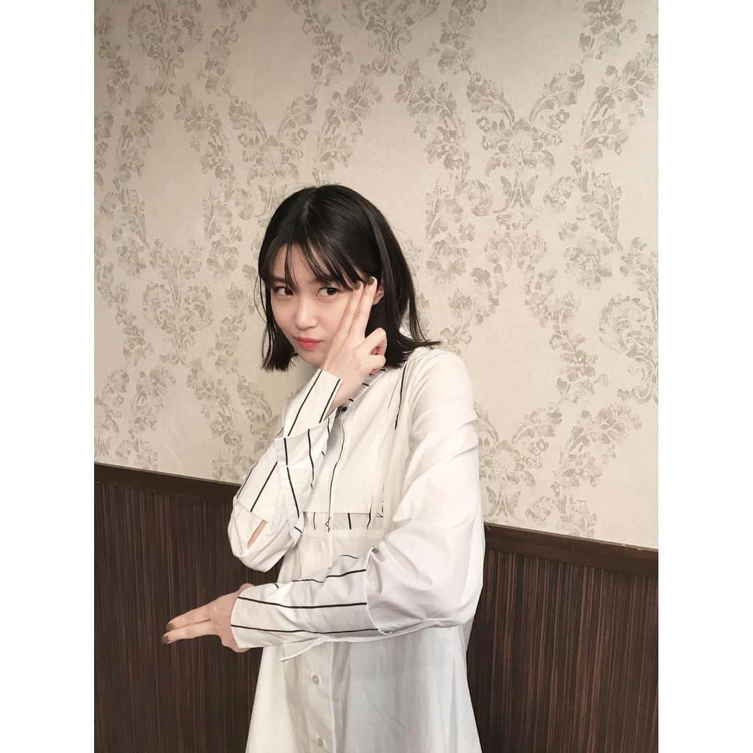 加村真美のインスタグラム：「🤞🏻&✋🏻」