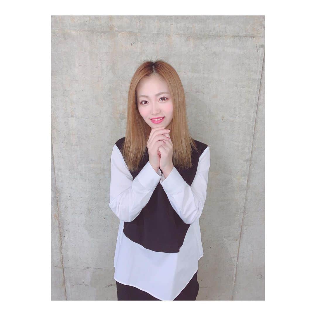 森田彩花のインスタグラム：「昨日買ったおnewな服🖤 ． シンプルやけど後ろもきゃわいーの💛 今日も楽しかったなぁ〜ありがみ💛 ． #握手会 #握手会コーデ #fashion #zara #gal #ギャル #コメよろ #いいねよろ」