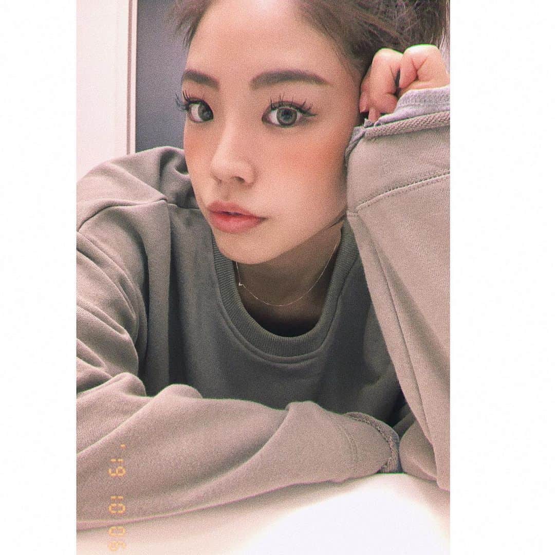 Linaのインスタグラム：「寒くなってきた… やっと衣替えな気分🍁🌬. . . @beep_ss  #秋 #もうすぐ11月だけども #autumn #🎃」