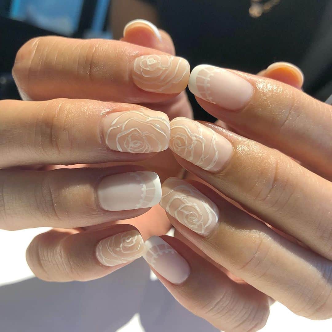 RUBY&ONYX by Kanako Miuraのインスタグラム：「マットレース👼 ・ お呼ばれにもバツグンです！ ・ ・  15日(火) 17:00〜.18:00〜 16日(水) 12:00〜.18:30〜 17日(木) 12:00〜.15:00〜.18:00〜  そのほかのお時間もお問い合わせください💫  お子様もお隣に座れるルームや個室もございます💡 ・ ・ 🌿月額制もやってます🌿 ○プレミアム会員(ハンド&フット)¥29,800(税抜)・ ○ハンドレギュラー会員¥14,800(税抜)・ ○フットレギュラー会員¥14,800(税抜)・ ・ それぞれ全てのメニューが月に何度でもご利用頂けます。  ご予約、お問い合わせはDMまたは 0354595882 LINE ID：@ rubynail までお気軽にどうぞ💫  #daikanyama#nailsalon#nail#gelnail#rubyandonyx#handnail#mode#cool#studs#menscare#ART#autumnnails#メンズネイル#メンズケア#定額制ネイル#通い放題#ジェルネイル#ネイル#ノーサンディング#ショートネイル#代官山ネイルサロン#トレンドネイル#秋ネイル」
