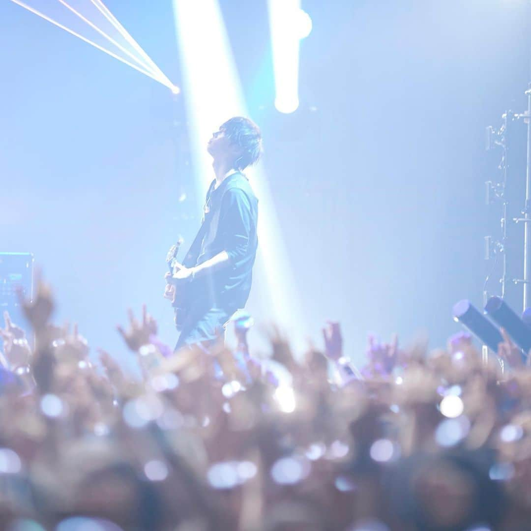 BUMP OF CHICKENさんのインスタグラム写真 - (BUMP OF CHICKENInstagram)「#BUMPOFCHICKEN TOUR 2019 #auroraark at Zepp Osaka Bayside Photo by @yoshiharuota」10月14日 20時37分 - bumpofchickenofficial