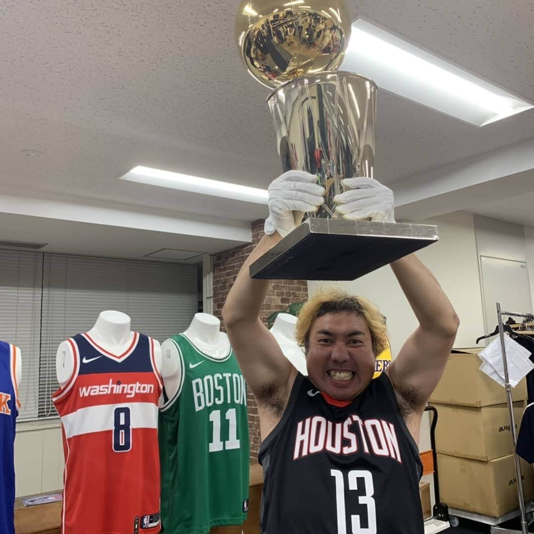 大西ライオンさんのインスタグラム写真 - (大西ライオンInstagram)「NBA JAPAN GAMEと、麒麟の田村さんのおかげでこんな体験出来ました！一生に一度、あるかないかの体験です！神様、田村様、NBA様、ありがとうございます！ #大西ライオン #麒麟田村 さん #nbajapangames #ファナティックジャパン」10月14日 20時45分 - onishilion2010