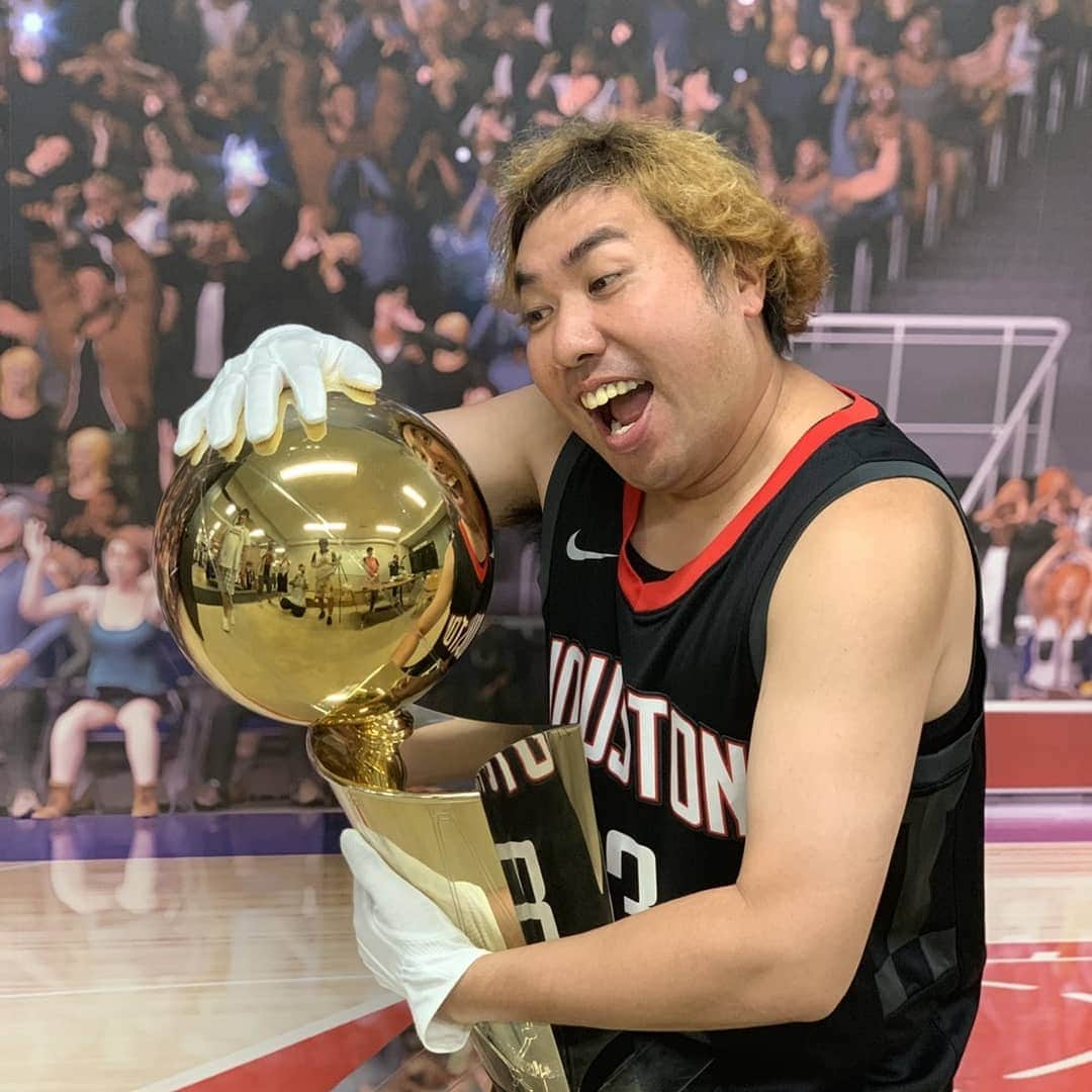 大西ライオンさんのインスタグラム写真 - (大西ライオンInstagram)「NBA JAPAN GAMEと、麒麟の田村さんのおかげでこんな体験出来ました！一生に一度、あるかないかの体験です！神様、田村様、NBA様、ありがとうございます！ #大西ライオン #麒麟田村 さん #nbajapangames #ファナティックジャパン」10月14日 20時45分 - onishilion2010