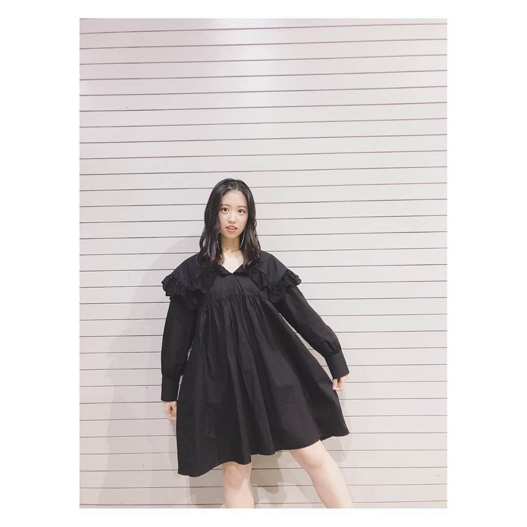 下野由貴さんのインスタグラム写真 - (下野由貴Instagram)「握手会ありがとうございました。 今日の洋服は、この間のヨカヨカでも着たワンピースです。襟が可愛い〜 黒が結構好きで、どんどんクローゼットの中が黒くなってきました。 #ootd #ワンピース #モノトーンコーデ」10月14日 20時58分 - shimono_0402