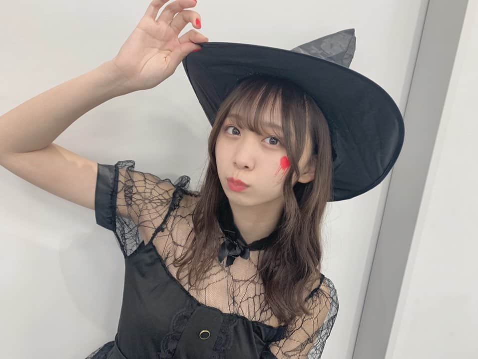 松田美里さんのインスタグラム写真 - (松田美里Instagram)「魔女でちた」10月14日 21時10分 - miri_matsuda