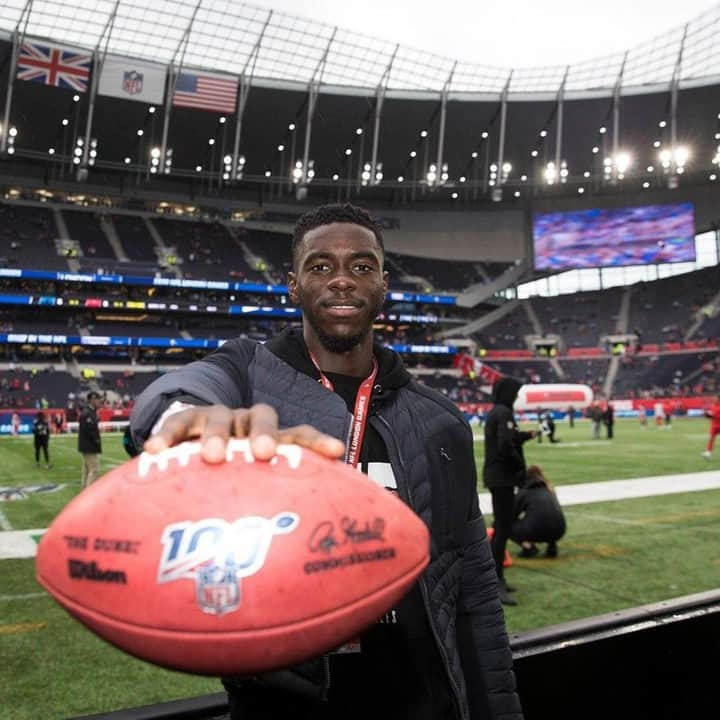 マンチェスター・ユナイテッドさんのインスタグラム写真 - (マンチェスター・ユナイテッドInstagram)「Axel #Tuanzebe was in attendance as @Panthers overcame @Buccaneers in London on Sunday 👏 📸: @AxelTuanzebe_38」10月14日 22時00分 - manchesterunited