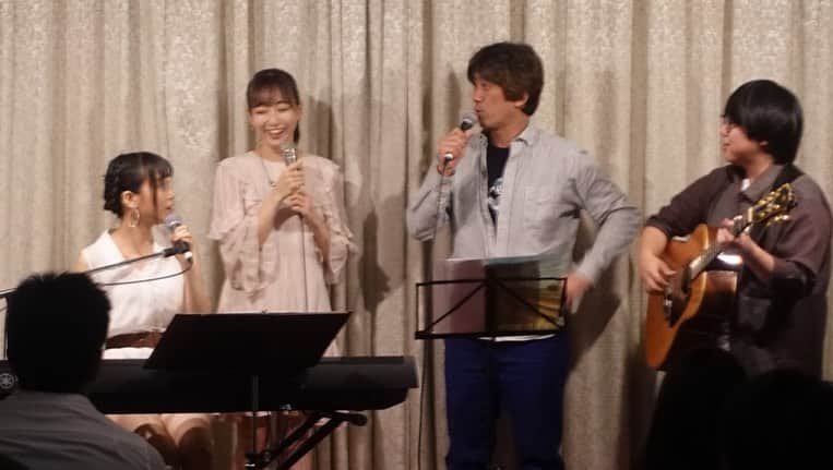 長谷川萌美さんのインスタグラム写真 - (長谷川萌美Instagram)「. 北海道ツアー1日目の続き 夜はらぢおすたあさんとの #ツアー #札幌 #初日 でした🎵 . キャンペーンの後に #第一ホテル さんへ . 会場は落ち着いた雰囲気で お越し下さった方との距離も近かったです🎤🎸🎹 . コラボは #ビタスイ から北海道を感じられる #松山千春 さんの「#大空と大地の中で」 らぢおすたあさんから札幌にある「#時計台のある街」でした✨皆さんの笑顔が印象的でした！ありがとうございました😊 . ラムしゃぶはくさみもなく ビタスイは豪快にお箸を通し🥢頂きました🙏美味しかった！ .  #遠ラブ #ビタスイ #live #ライブ #ラムしゃぶ」10月14日 22時11分 - moemi_hasegawa