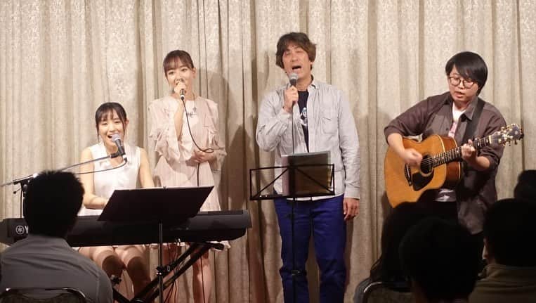 長谷川萌美さんのインスタグラム写真 - (長谷川萌美Instagram)「. 北海道ツアー1日目の続き 夜はらぢおすたあさんとの #ツアー #札幌 #初日 でした🎵 . キャンペーンの後に #第一ホテル さんへ . 会場は落ち着いた雰囲気で お越し下さった方との距離も近かったです🎤🎸🎹 . コラボは #ビタスイ から北海道を感じられる #松山千春 さんの「#大空と大地の中で」 らぢおすたあさんから札幌にある「#時計台のある街」でした✨皆さんの笑顔が印象的でした！ありがとうございました😊 . ラムしゃぶはくさみもなく ビタスイは豪快にお箸を通し🥢頂きました🙏美味しかった！ .  #遠ラブ #ビタスイ #live #ライブ #ラムしゃぶ」10月14日 22時11分 - moemi_hasegawa