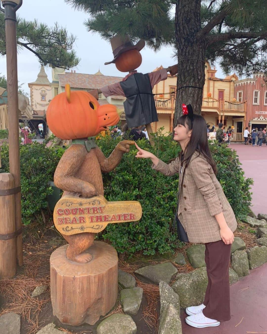 平塚日菜さんのインスタグラム写真 - (平塚日菜Instagram)「クマさんと🎃👻🐻 #disneyland  #disney  #halloween」10月14日 22時12分 - hiratsukahina