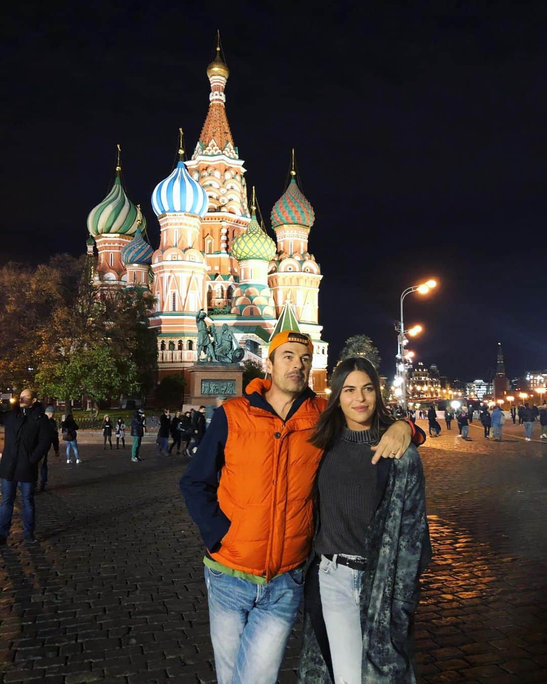 アイラ・トムリャノビッチさんのインスタグラム写真 - (アイラ・トムリャノビッチInstagram)「Moscow, you’re a stunner by night! #SaintBasils #RedSquare 📸 @tomhill95」10月14日 22時38分 - ajlatom