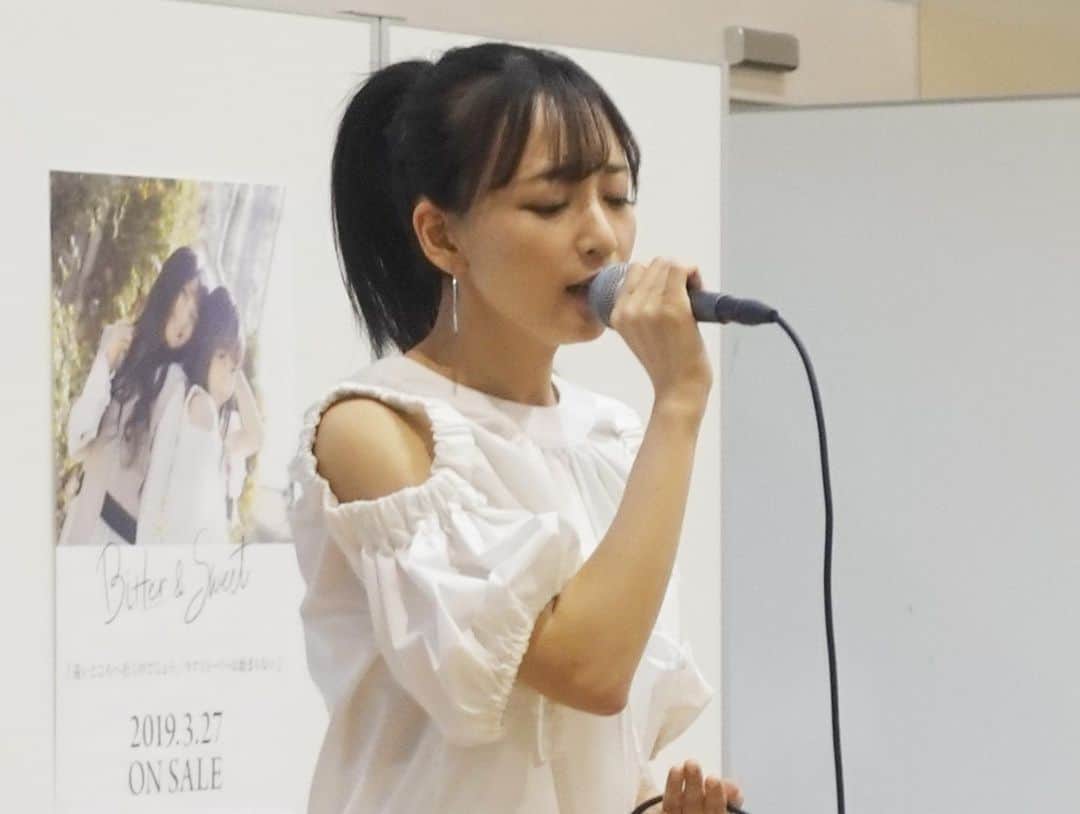 長谷川萌美さんのインスタグラム写真 - (長谷川萌美Instagram)「. あげなおし . 前投稿で、 画像の大きさを調整した写真が載らなかったので 改めて載せました . せっかくなので載せきれなかった 他の写真も混ぜてみました☺︎💕 . この日はこのまま札幌から木古内へ長距離移動しました🚘🌙 .  #ビタスイ #北海道 #札幌 #hmv札幌ステラプレイス #音楽処 #ラソラ札幌 #前投稿も見てね」10月14日 23時23分 - moemi_hasegawa