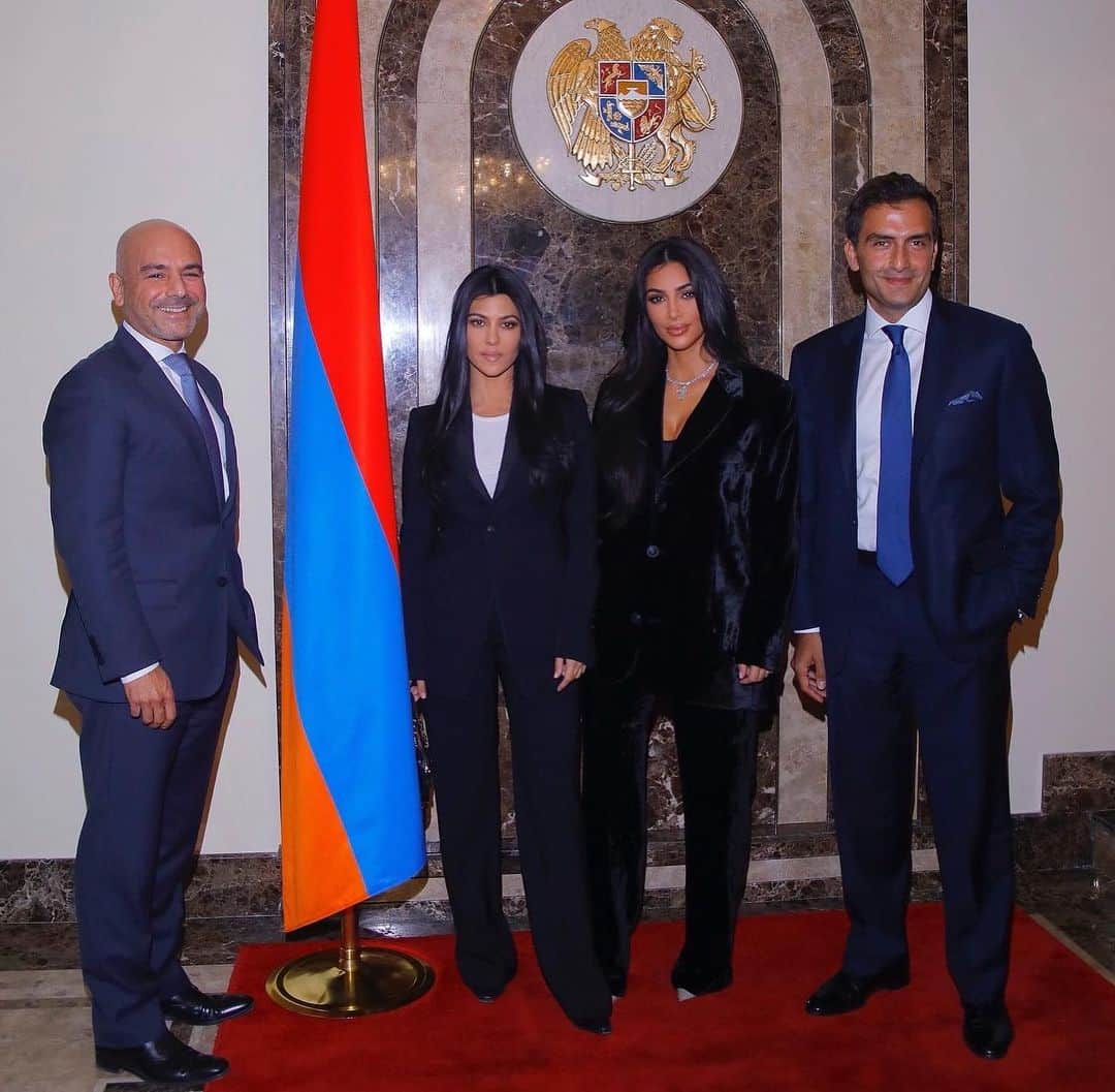 キム・カーダシアンさんのインスタグラム写真 - (キム・カーダシアンInstagram)「Still can’t get over how amazing Armenia is! Thank you @esrailian for making so many amazing memories happen for us! Thank you President Sarkissian for having us. @president_armensarkissian」10月14日 23時37分 - kimkardashian