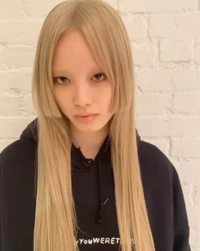 フェルナンダ・リーのインスタグラム：「姫カット ～～ Cut and colour by @anjyyy」