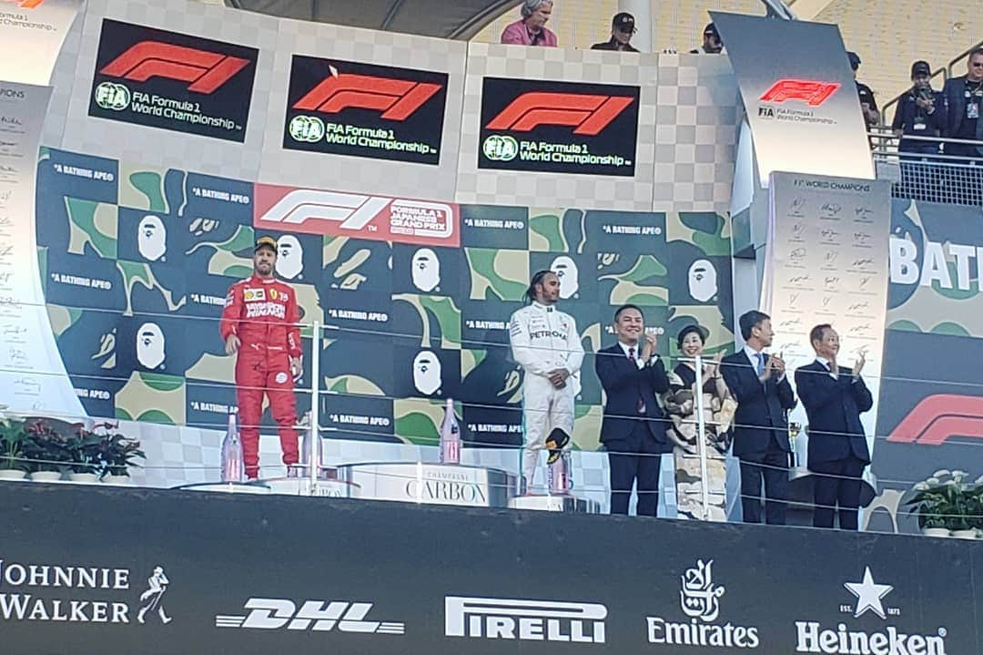 Crystal Kayさんのインスタグラム写真 - (Crystal KayInstagram)「A gorgeous day at Suzuka for @f1. So much energy and excitement all around us. Thankyou so much for having us @bape_japan and showing us a great time!! How cool is that podium tho?! Congratulations to Mercedes with the win!! Met so many lovely people ❤️ 生のf1はやっぱ興奮しちゃうね！！ 📸 : @spinzbeatsinc」10月15日 0時26分 - crystalkayofficial