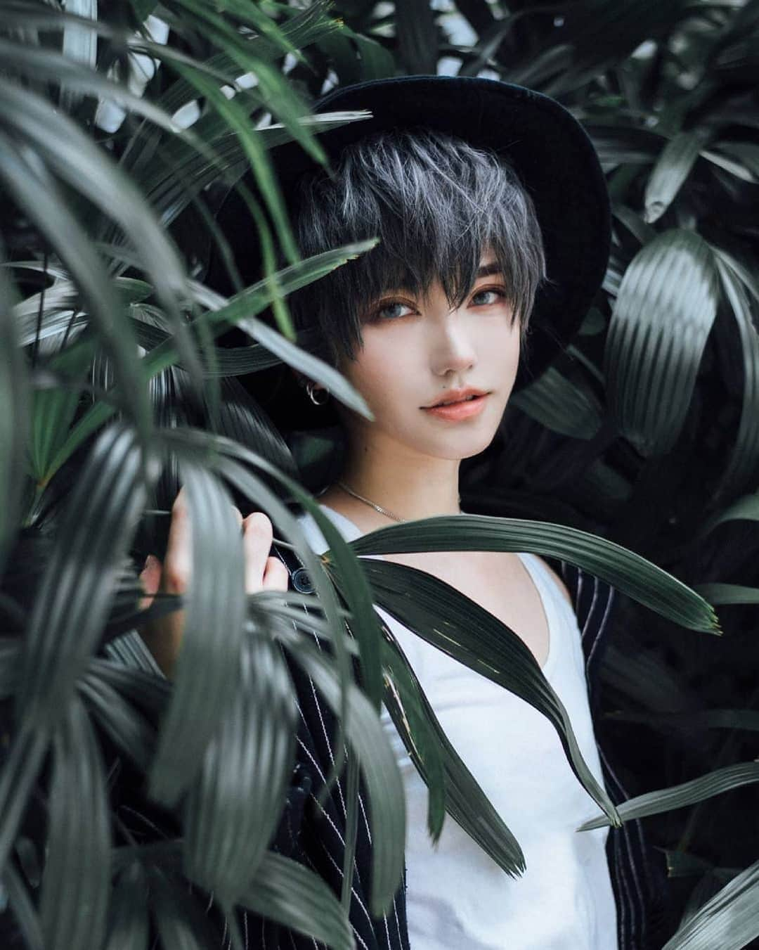 Instagramさんのインスタグラム写真 - (InstagramInstagram)「“I think a good cosplay is capturing the ‘soul’ of the character,” says cosplayer and UX designer Hikarin (@__hikarin), who created her character and alter ego “Kai” last year. “Whether or not you portray yourself as male or female you are still you. I want to show everyone that you really can be whatever you want, and I hope to inspire those who are struggling with that,” she says.⁣ ⁣ #ThisWeekonInstagram show us how you express yourself through the things you love. ❤️⁣ ⁣ Please submit your own photos and videos to the project using the #ThisWeekonInstagram hashtag. Any tagged visual shared with the hashtag is eligible for the project and, if selected, to be featured.⁣ ⁣ Photo by @after.7」10月15日 1時11分 - instagram