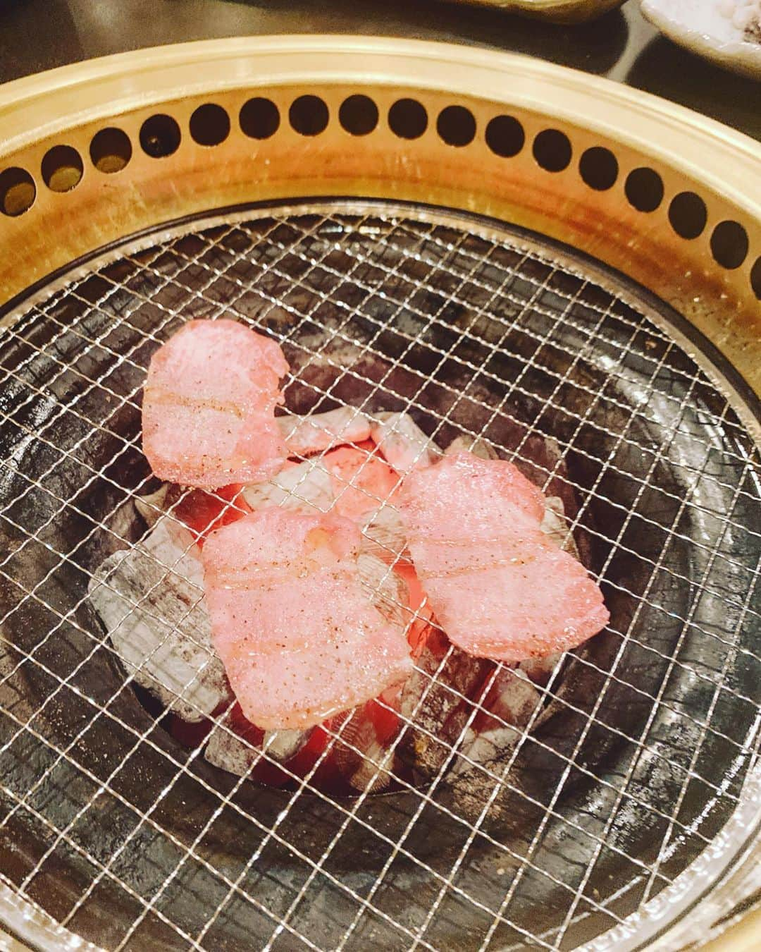 桜花由美さんのインスタグラム写真 - (桜花由美Instagram)「大阪最終日に焼肉食べに行ってきました！  美味しかった！  明日東京に帰ります！  お家は大丈夫だろうか… 4日間東京を離れ、台風のニュースしか見てないから心配…  明日は19時から志田後楽園大会がある。  お家の心配をしながら明日東京に帰ります！  無事でありますように。  #wavepro ‬ ‪#女子プロレスラー ‬ ‪#プロレス ‬ ‪#プロレスラー ‬ ‪#女子プロレス‬ ‪#prowrestling‬ ‪#プロレスリングwave‬ #桜花由美 #波ヲタ全員集合  #波ヲタ  #大阪 #アゼリア大正ホール」10月15日 1時19分 - ohkayumi