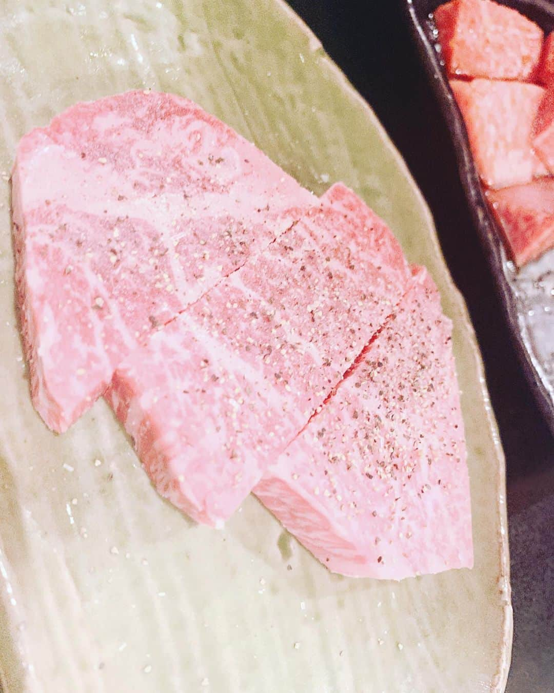 桜花由美さんのインスタグラム写真 - (桜花由美Instagram)「大阪最終日に焼肉食べに行ってきました！  美味しかった！  明日東京に帰ります！  お家は大丈夫だろうか… 4日間東京を離れ、台風のニュースしか見てないから心配…  明日は19時から志田後楽園大会がある。  お家の心配をしながら明日東京に帰ります！  無事でありますように。  #wavepro ‬ ‪#女子プロレスラー ‬ ‪#プロレス ‬ ‪#プロレスラー ‬ ‪#女子プロレス‬ ‪#prowrestling‬ ‪#プロレスリングwave‬ #桜花由美 #波ヲタ全員集合  #波ヲタ  #大阪 #アゼリア大正ホール」10月15日 1時19分 - ohkayumi