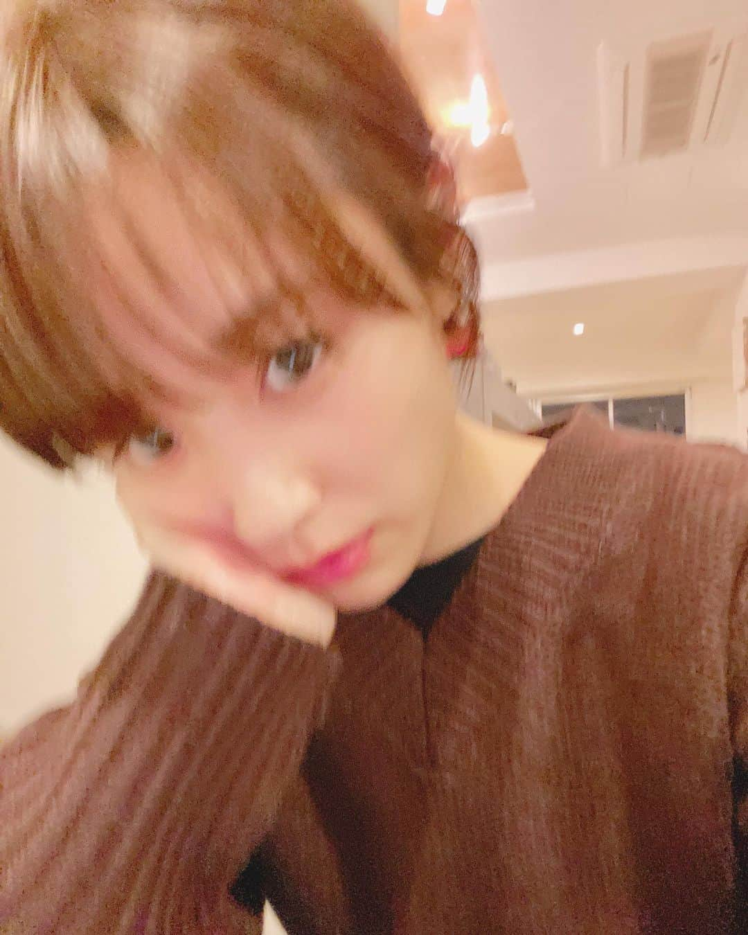 高橋愛さんのインスタグラム写真 - (高橋愛Instagram)「ブレブレだけど、おやすみなさい😴 ㅤㅤㅤㅤㅤㅤㅤㅤㅤㅤㅤㅤㅤ ㅤㅤㅤㅤㅤㅤㅤㅤㅤㅤㅤㅤㅤ #ニット初おろし #🧶 #ラブアンドピース2019 #今日のたかはし」10月15日 1時30分 - i_am_takahashi